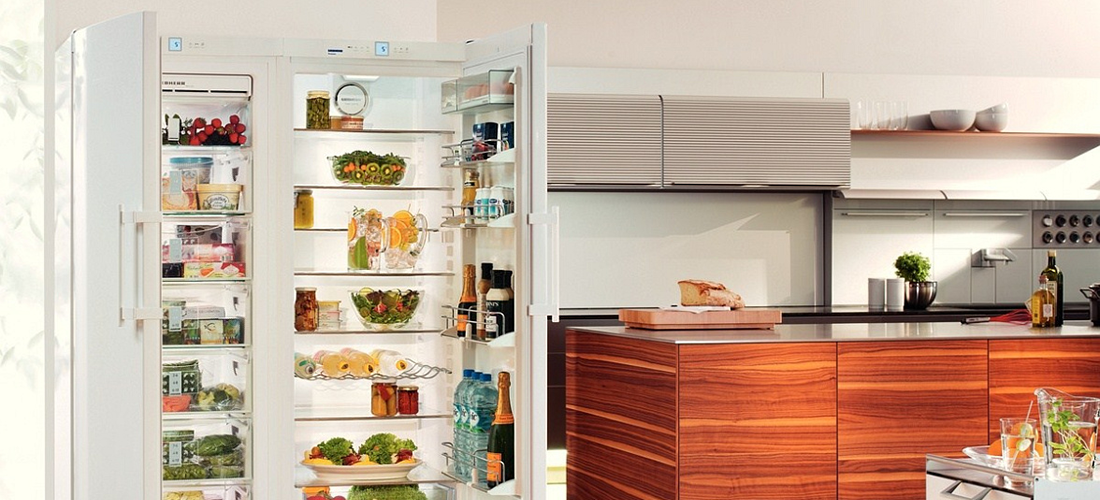 Liebherr специализируется на производстве 
	холодильников и морозильников. В ассортименте компании также представлены винные шкафы и хьюмидоры 
	(холодильники для хранения сигар). 